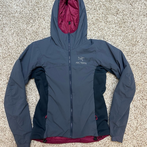 Arc'teryx Women's Atom jacket Excellent  condition  Size small - Picture 1 of 4
